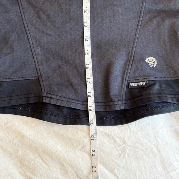 Mountain Hardware Windstopper Quarter Zip, size small - Picture 4 of 9